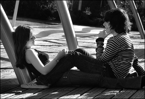 "¿Quiéres ser mi novia?" es una simple pregunta, igual que "¿Cerramos trato?"